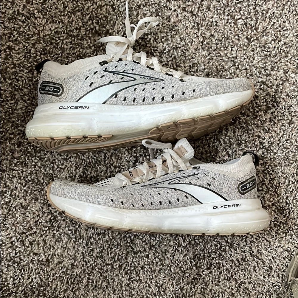 Brooks Glycerin 20 Sneakers - Gray and White
